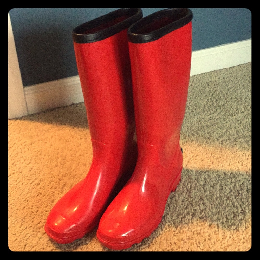 Darling Red BootsiTootsi Rain Boots! 🌧